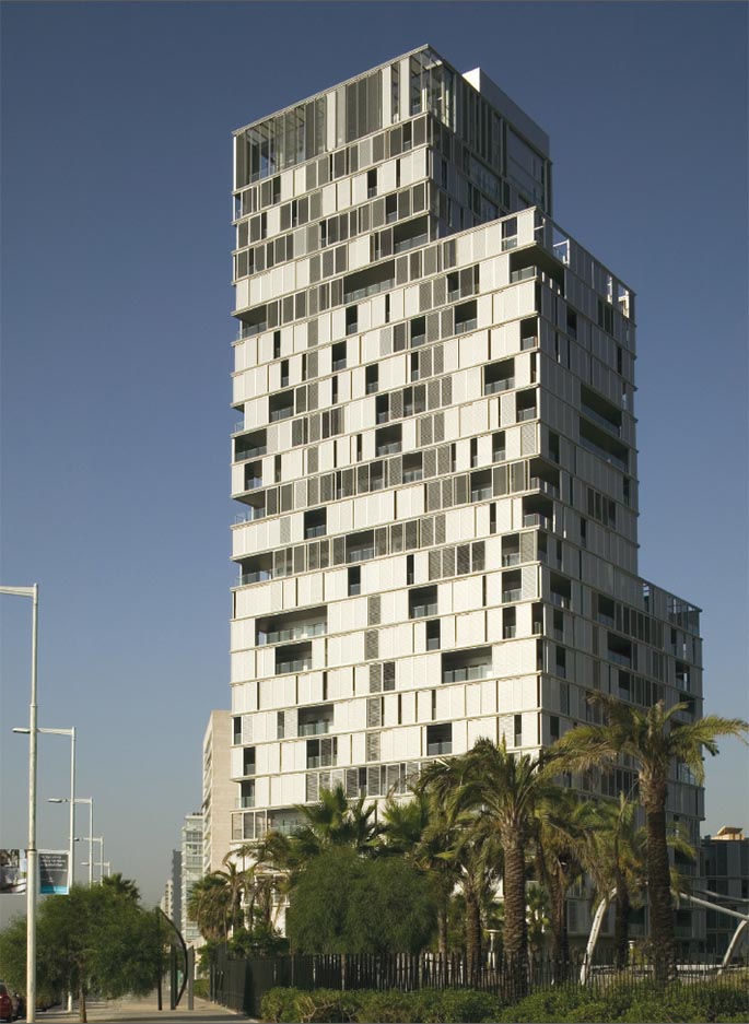 Lluis Clotet, Ignacio Paricio. Dwellings in Barcelona. Spain