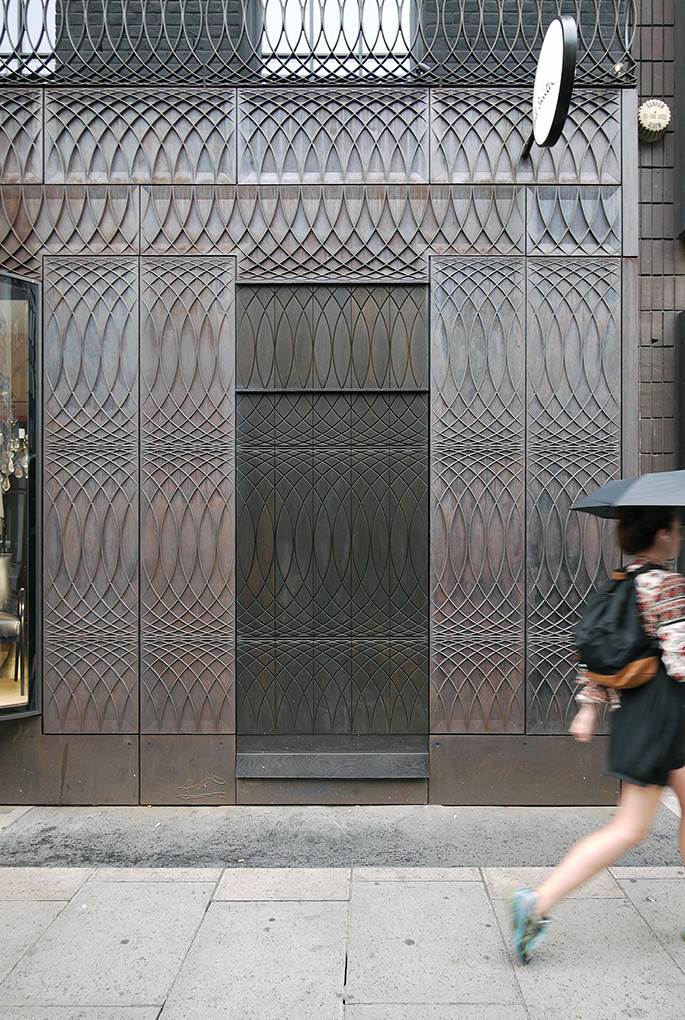 6a Paul Smith Cast iron facade