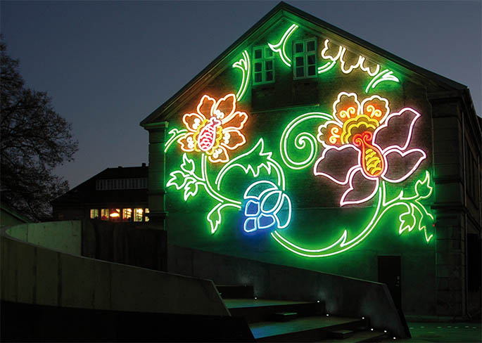 Making landscapes. Neon light on wall